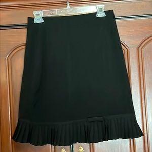 Larry Levine Stretch Black Pleated Hem Skirt With Bow Size 6